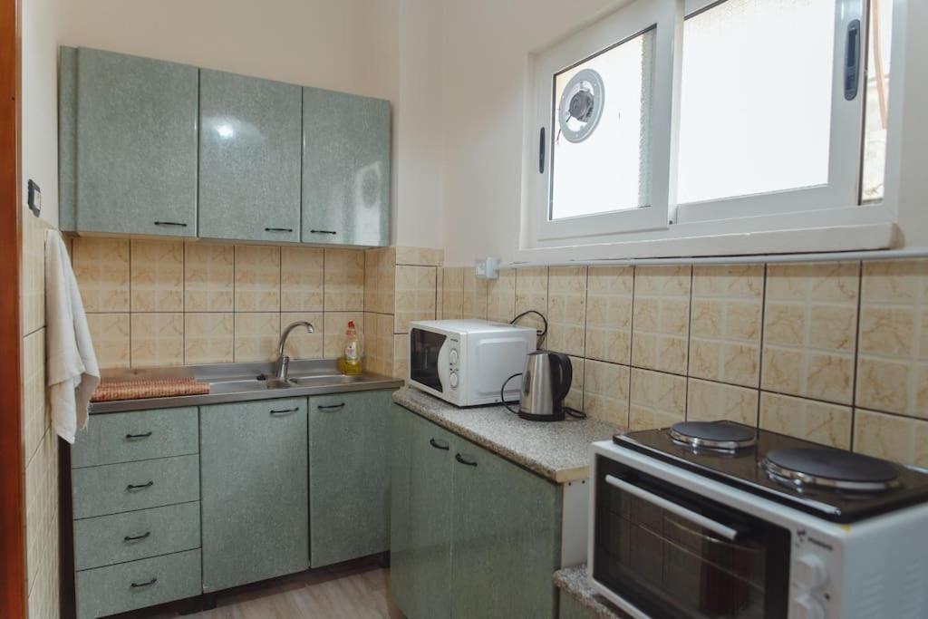 Rare Durres Apartment With Private Parking & Garden Zewnętrze zdjęcie