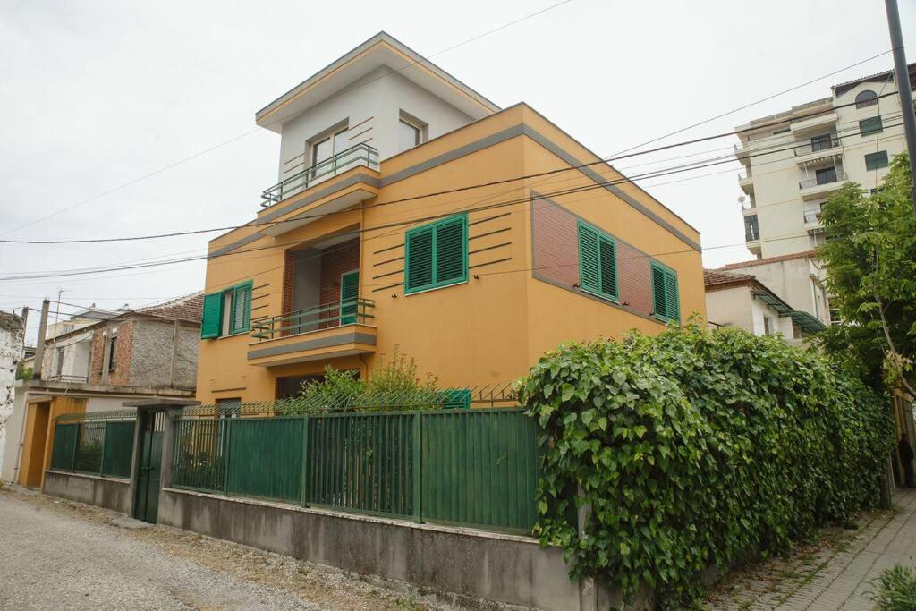 Rare Durres Apartment With Private Parking & Garden Zewnętrze zdjęcie