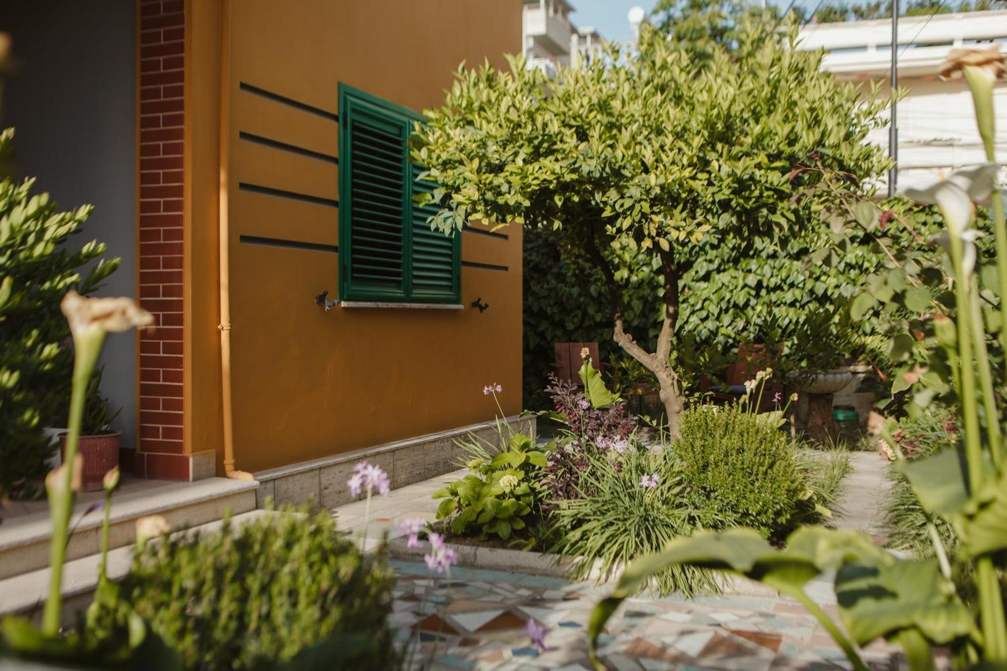 Rare Durres Apartment With Private Parking & Garden Zewnętrze zdjęcie